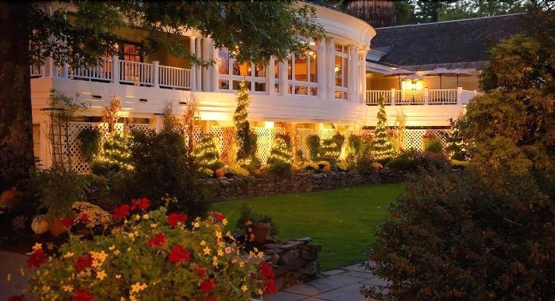 Bedford Village Inn Eksteriør bilde